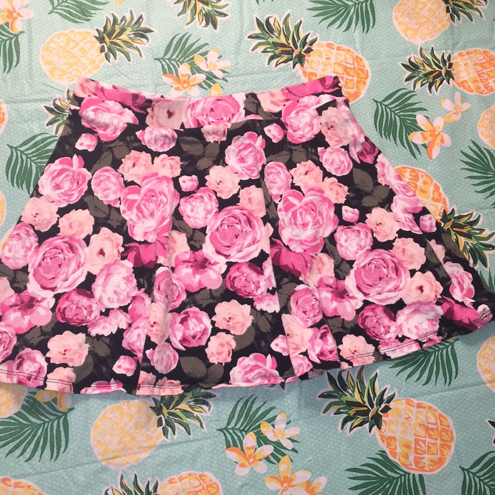 Forever 21 Skater Skirt Size Medium soft